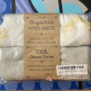 NIP. Luvberries organic fitted sheets for 4 moms breeze bassinet